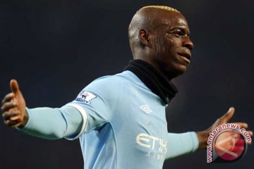 Aguero cedera, Balotelli pulih