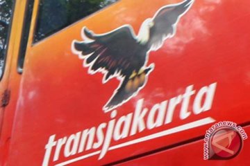 Bus Transjakarta terbakar di Halte Kebon Pala