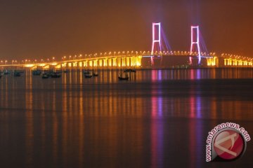 Suramadu buka di malam tahun baru