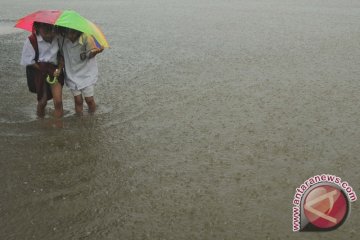 Pemukiman Warga Kompleks Stadion Mamuju Terendam Banjir