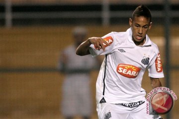 Neymar tetap di Santos sampai 2014