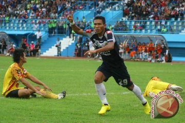 Arema Tundukkan PSPS 4-2