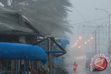 Kabut Tebal Selimuti Jalur Lintas Barat Lampung 