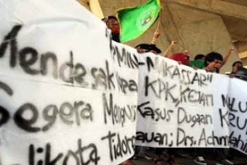 DEMO KORUPSI TIDORE