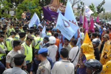Demo Ranperda Pajak