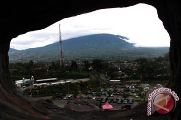 Ribuan pengunjung padati lokasi wisata di Malang