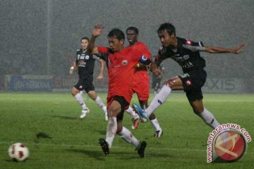 10 Pemain Menangkan Arema 2-1 dari Persija