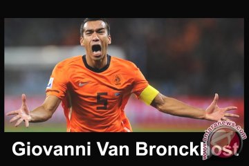  Van Bronckhorst Bawa International Team Raih Kemenangan 