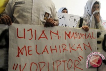 Disdikpora Mamuju Diduga Bocorkan Kunci Jawaban UN