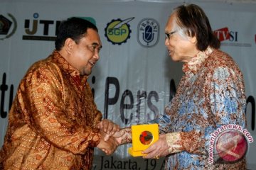 Medali Emas Spirit Jurnalisme untuk Jakob Oetama