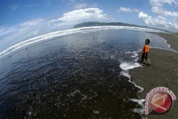 Pantai Manggar terancam abrasi 