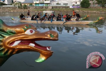 Tim Deah Glumpang Dominasi Lomba Perahu Naga Aceh