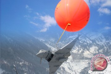 Jet Tempur Austria Lacak Balon "yang Melarikan Diri" 