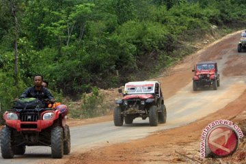 Ratusan keluarga dievakuasi akibat erosi Gunung Mampok