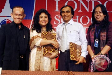 Prita Kemal Gani raih "ASEAN People Award"