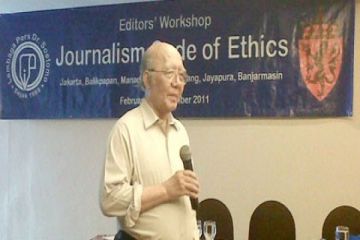 PELATIHAN EDITOR