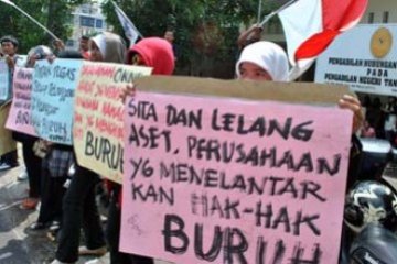 Demo Karyawan PT Gimmil Bintan