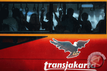 TransJakarta pakai sistem "e-money" mulai 2013