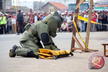 Perwira Polisi Dikirimi Paket Misterius