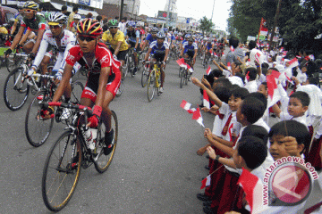 220 Pebalap Tempuh Stage II TDS 2011