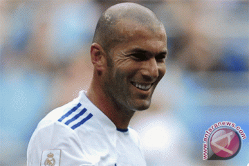 Anak ini punya nama "Zidane Thierry Henry Barthez"