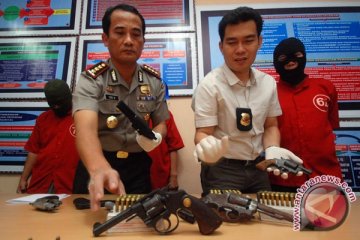 Polisi Bekuk Pencuri Mobil ATM Rp2 Miliar