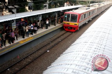 Oknum Petugas Tiket Gunakan Tiket Ekonomi untuk Commuter Line 