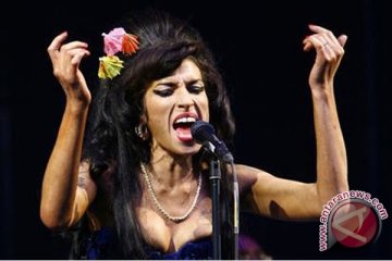 Tak ada racun dalam tubuh Amy Winehouse