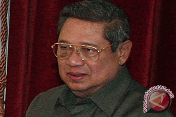 Presiden SBY Tandatangani Keppres Masa Jabatan Busyro