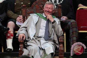 Kini nama tribun itu adalah Tribun Sir Alex Ferguson