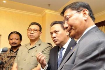 DIVESTASI SAHAM NEWMONT