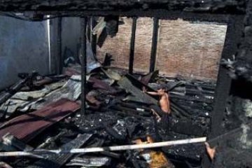 RUMAH TERBAKAR