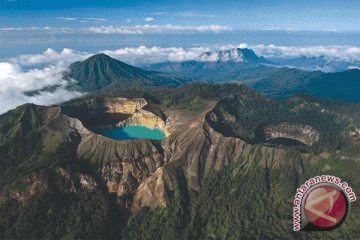 Ke Festival Kelimutu dulu... baru Sail Komodo!