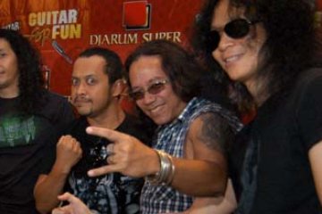 KONSER GITARIS