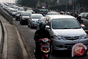Jokowi harap harga tiket monorel murah