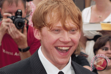 "Mojo", debut Rupert Grint di panggung tetater