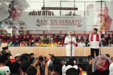 Rano Karno Resmi Dampingi Ratu Atut