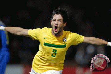 Pato rusak debut Ancelotti di PSG