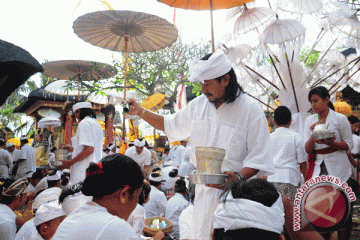 Umat Hindu Rayakan Hari Suci Kuningan 