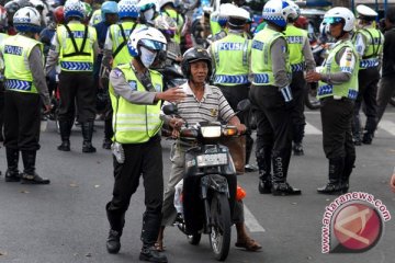 Anggota DPRD ditilang karena tak pakai helm