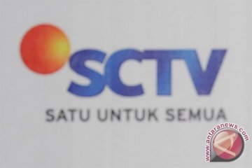 Warga Karawang sambut pawai artis SCTV