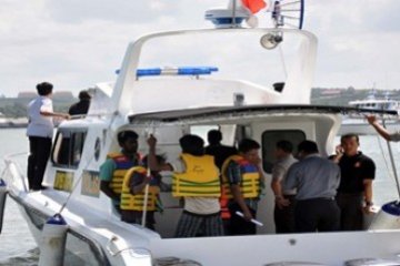Tetap Bertahan di Kapal