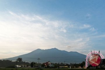 Aktivitas vulkanik Gunung Marapi di Sumbar  menurun 