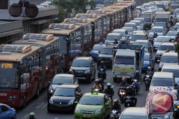 Jembatan Semanggi dan Jalan Dewi Sartika diperbaiki