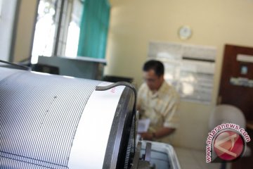 Warga Tobasa berhamburan keluar rumah akibat gempa 