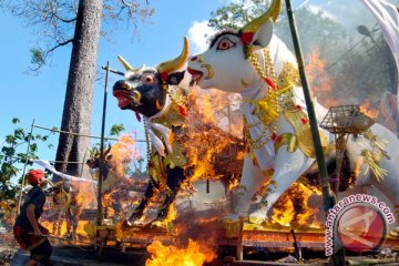 Bupati Gianyar: "ngaben" implementasi pembayaran hutangnya