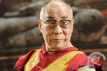 Dalai Lama pun hadir di festival musik Glastonbury