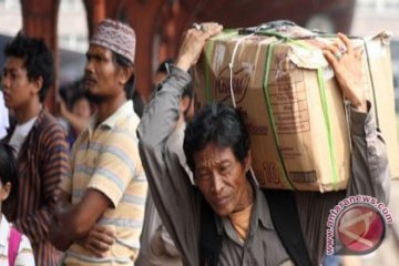 Arus mudik di Stasiun Poncol terus meningkat