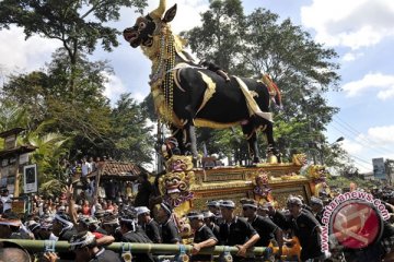 Megawati saksikan ngaben di Ubud