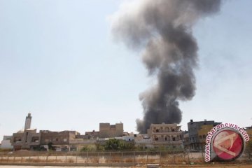 Roket hantam hotel di ibu kota Libya